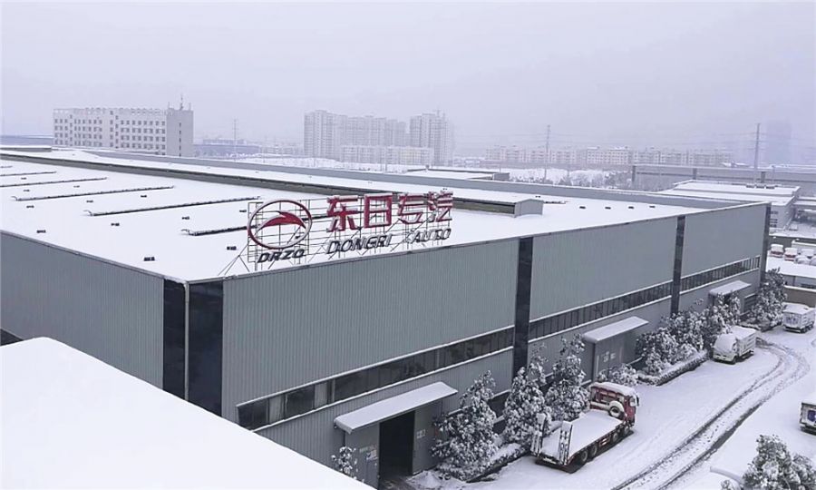 大雪覆蓋的車間 大雪覆蓋的車間